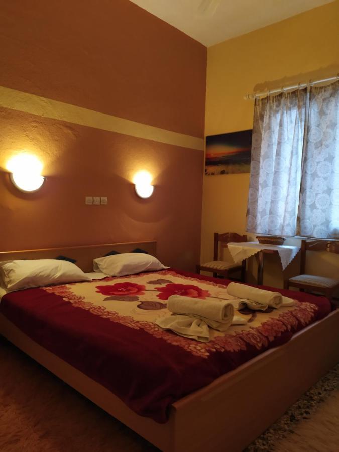 Sofia Rooms Loutra Edipsou  Eksteriør billede